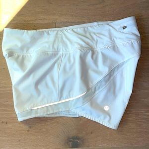 Lululemon 🍋 womens shorts